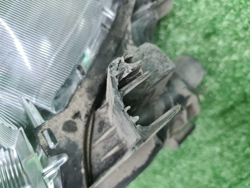 Фара левая Toyota Rav 4 CA40 (2015-2019) LED