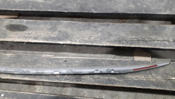 Молдинг крышки багажника Mercedes E-Class (W213) 16-21 Б/У Оригинал A2137570000