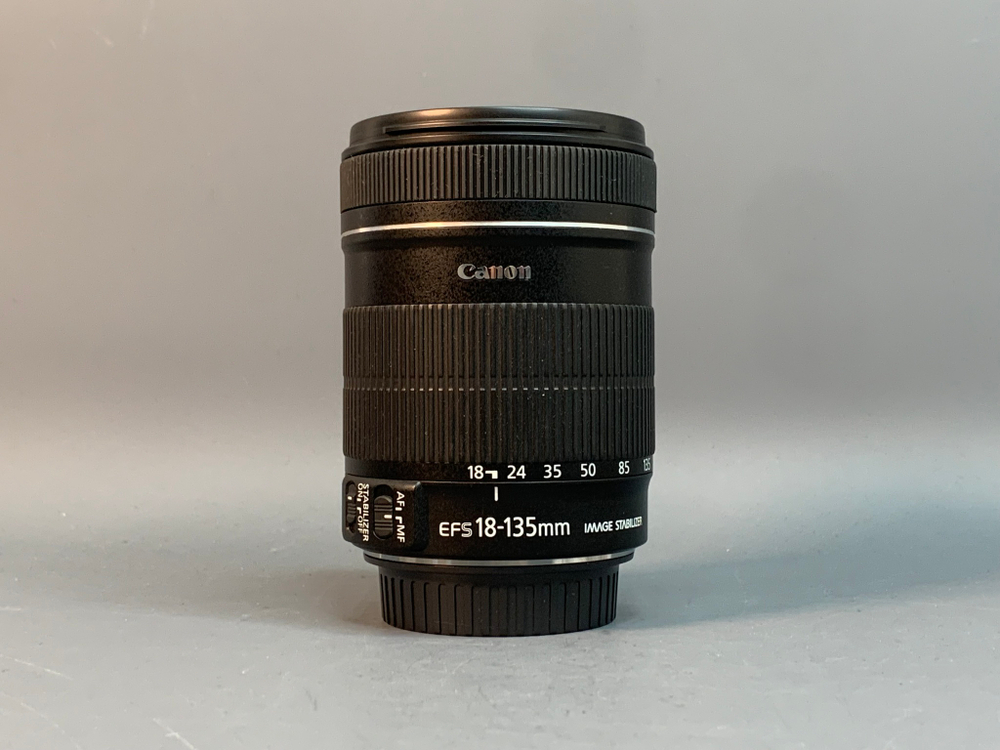 Canon EF-S 18-135mm 3.5-5.6 IS