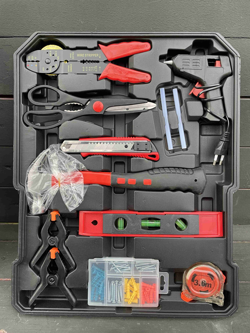 Набор инструментов для авто, 187 предметов (в чемодане на колесах)