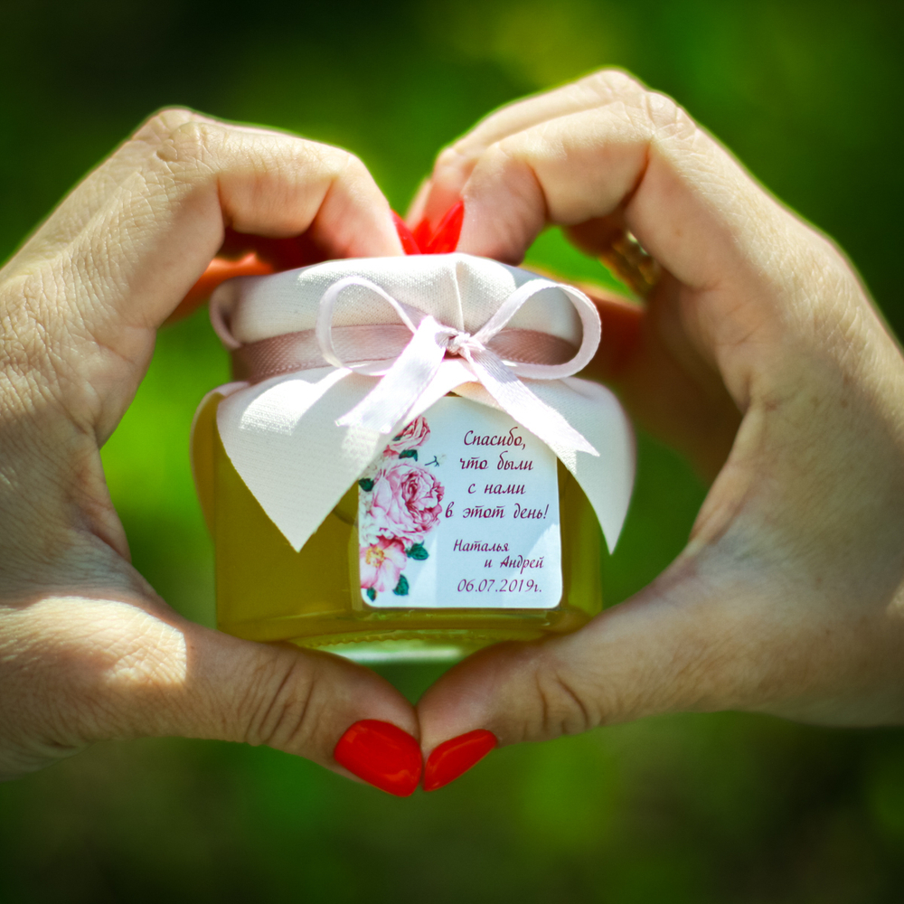 Бонбоньерка с медом на свадьбу в нежных тонах с лентой, 140 грамм