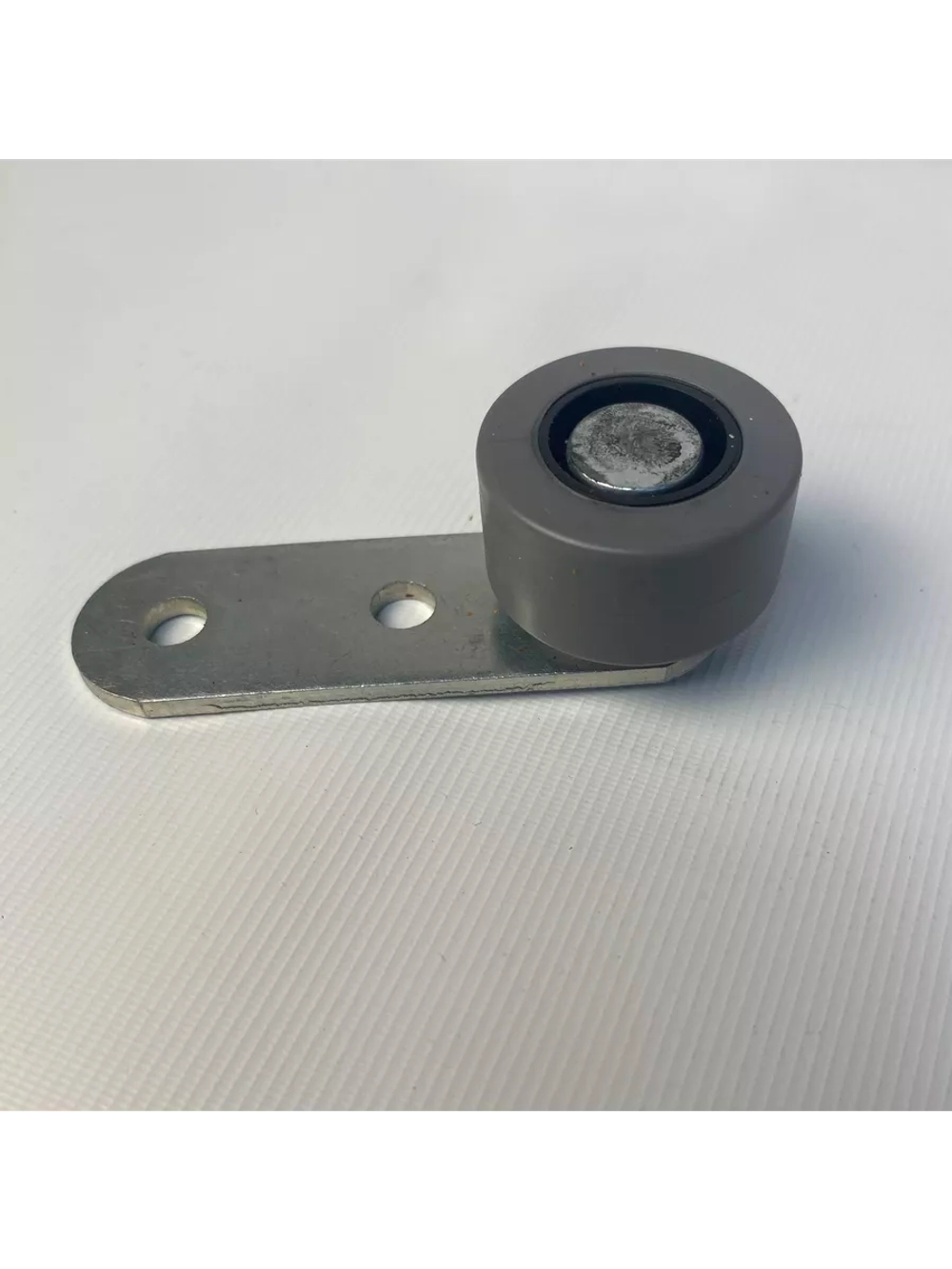 Опора роликовая для мебели с резиновым колесом D28 мм, 2 шт