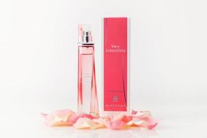 Givenchy Very Irresistible L`Eau en Rose