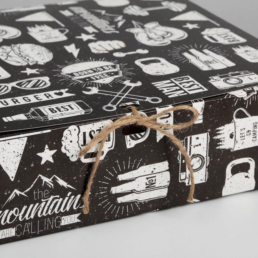 Коробка складная подарочная «Мужская», 31 × 24.5 × 8 см