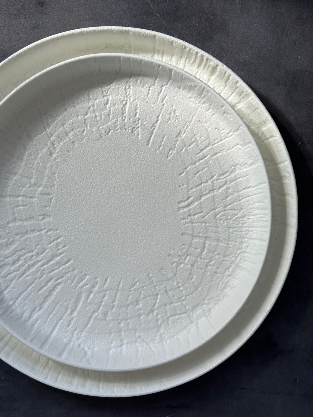 Тарелка круглая с бортом d=23cм, серия "White Raw Wood" P.L. - ProffCuisine