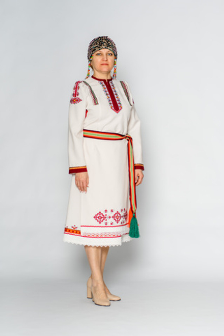 Платье женское с вышивкой