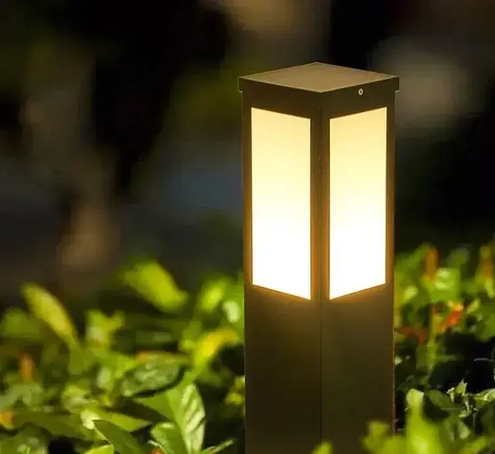 Наземный садовый уличный светильник из алюминия в чёрном цвете 60W E27,защита IP44, мощность ламп max.60W, цвет- чёрный матовый, 500х90мм столб квадратный черный алюминий стекло