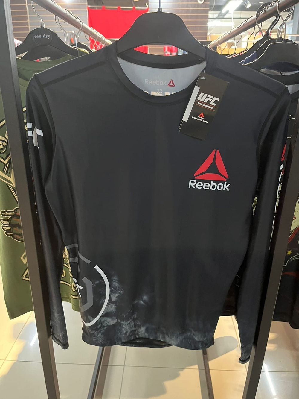 Рашгард Reebok UFC Logo (черный)