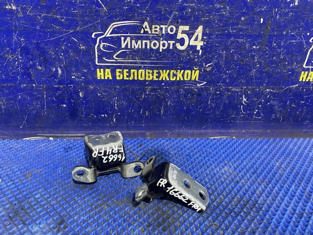 Петля двери передней правой Honda JADE 2015-2018