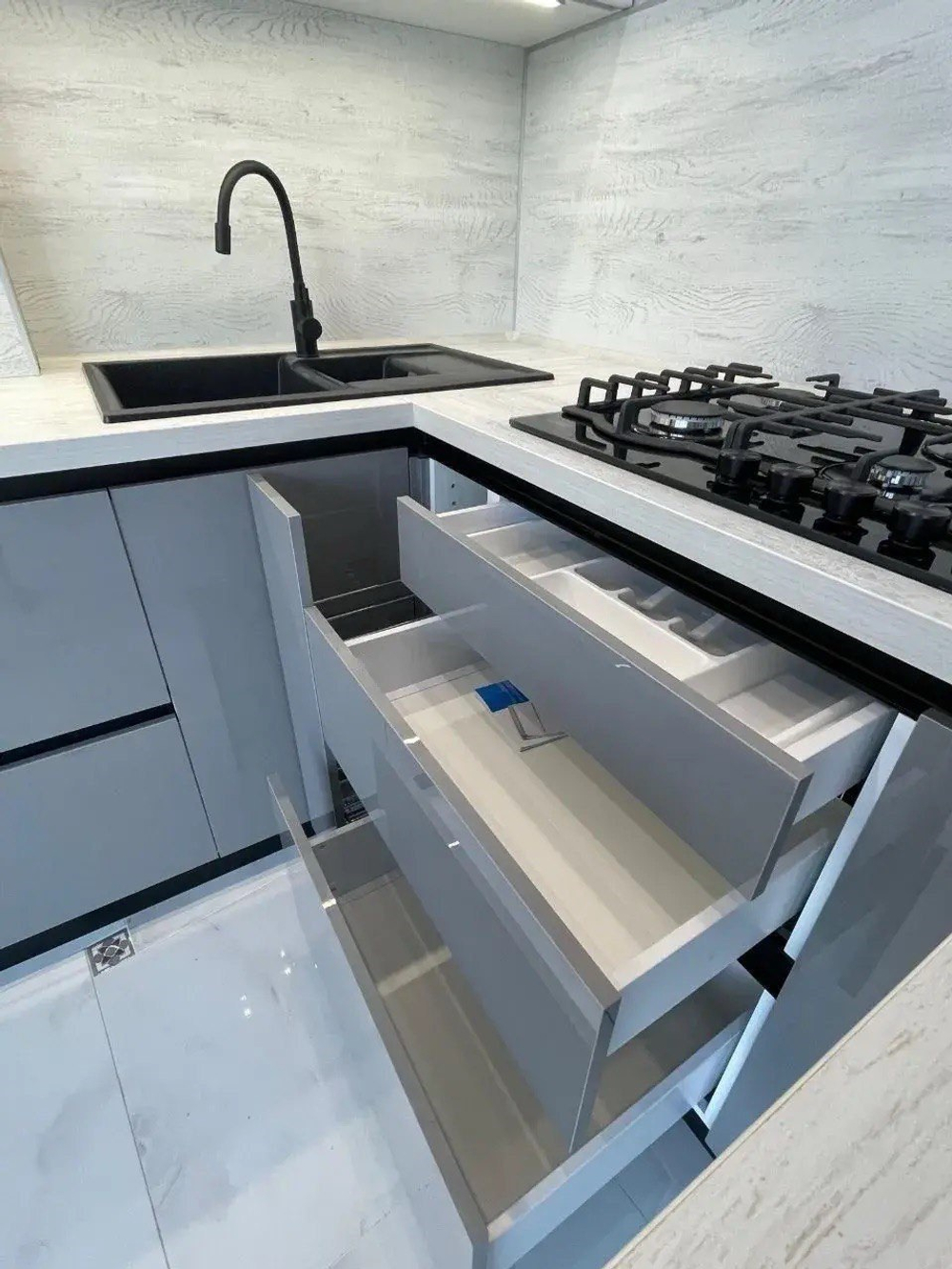 МОДУЛЬНАЯ КУХНЯ Аттика Gola Plastic АКРИЛИТ( АТТИКА ГОЛА )В НАЛИЧИИ ПО ВАШИМ РАЗМЕРАМ