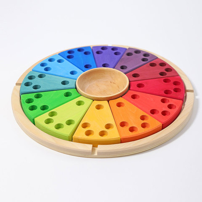 Деревянный игровой набор "Годовой календарь радужный"