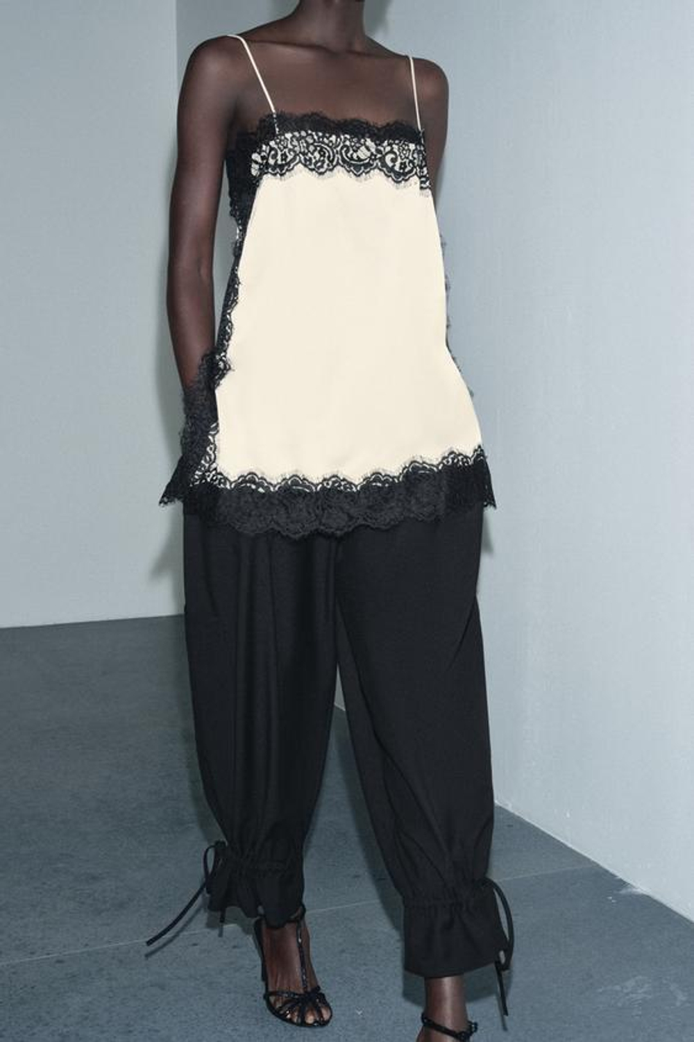 ZARA КАРГО-БРЮКИ БОМБАЧИ С ЗАВЯЗКАМИ — ZW COLLECTION, ЧЕРНЫЙ