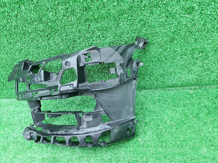 Кронштейн переднего бампера LH BMW 5er G30 (17-20)