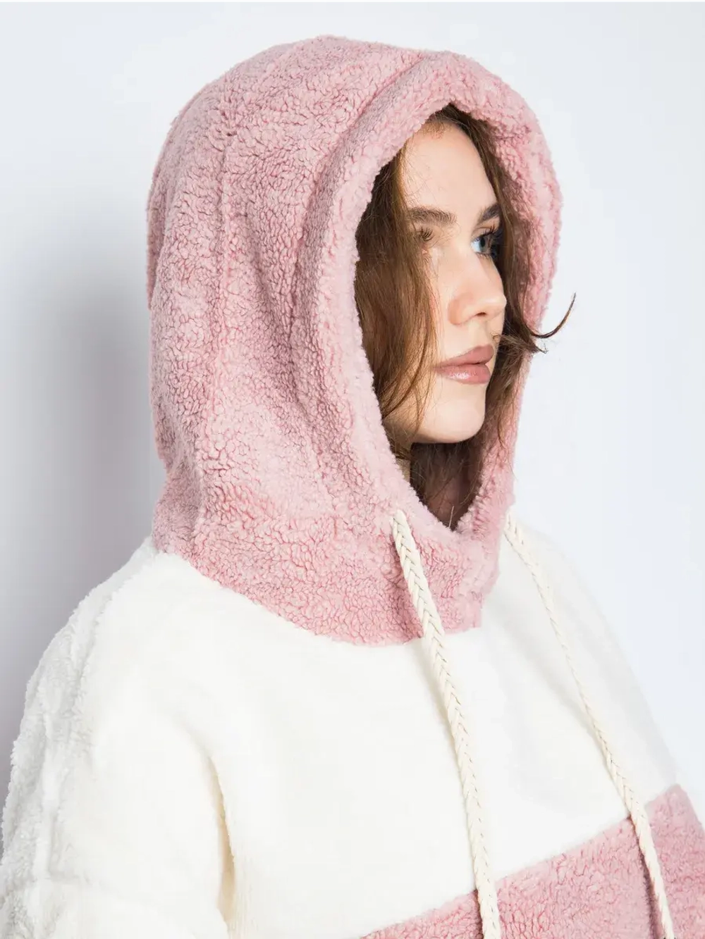 Толстовка плюшевая с капюшоном