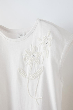 ZARA ФУТБОЛКА С ДЕКОРАТИВНЫМИ ДЕТАЛЯМИ, БЕЛЫЙ