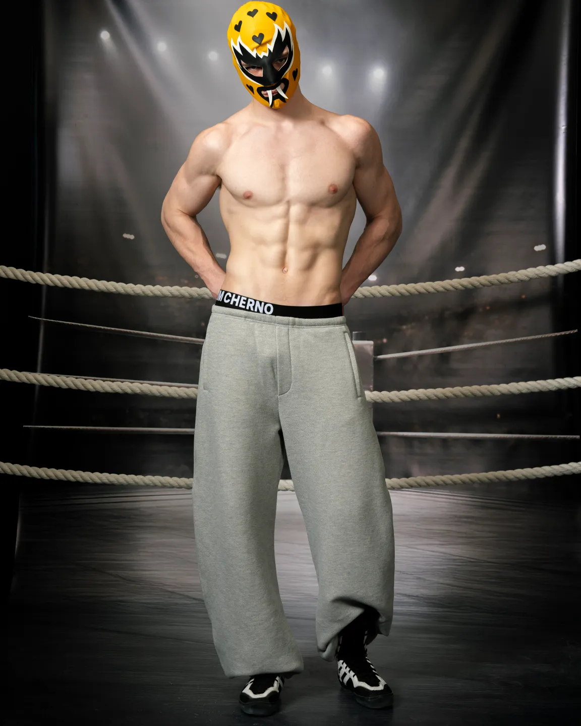 Серые брюки 