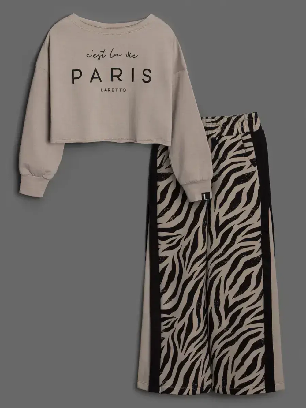 Костюм для девочки на осень