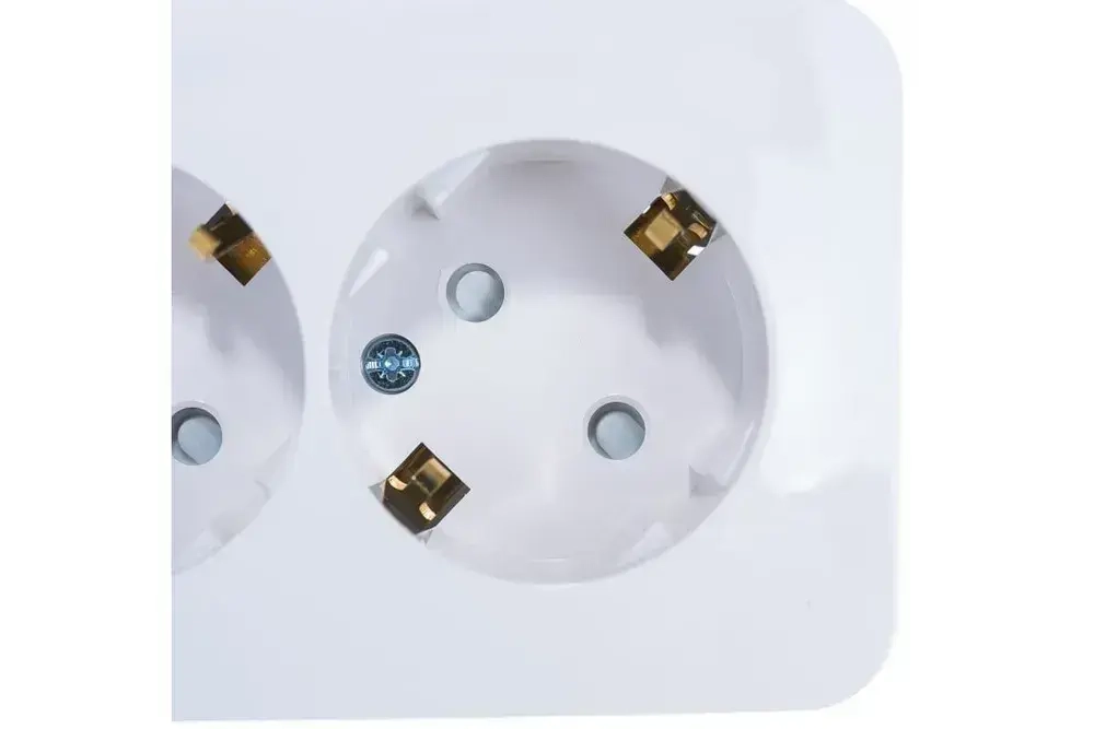 Розетка 4-м защитные шторки, с заземлением 16А Белый BLANCA Systeme Electric/Schneider Electric