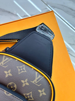 Сумка-слинг Louis Vuitton