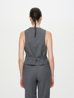 Жилет костюмный