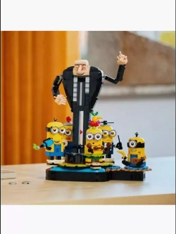 Конструктор Грю и миньоны 839 деталей