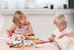 2 в 1: мини-мешок для хранения игрушек и игровой коврик Play&Go Супергёрл