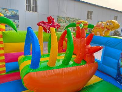 Коммерческий надувной батут «Хамелеон и динозавры Ультра» 12*6*6 м