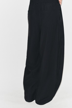 ZARA СТРУЯЩИЕСЯ БРЮКИ СО СКЛАДКАМИ, ЧЕРНЫЙ