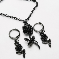 Набор украшений "Чёрная роза" серьги, кулон с цепочкой.