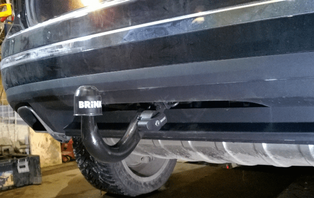 Фаркоп Brink (Thule) 469100 для Volkswagen Touareg (2010 - )(паспорт и сертификат в комплекте)(без электрики)