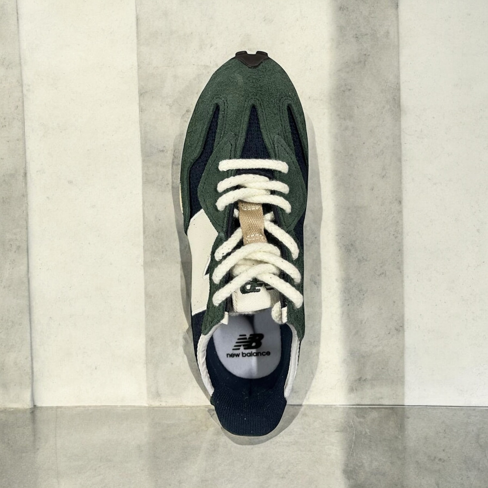 New Balance 327 • Green