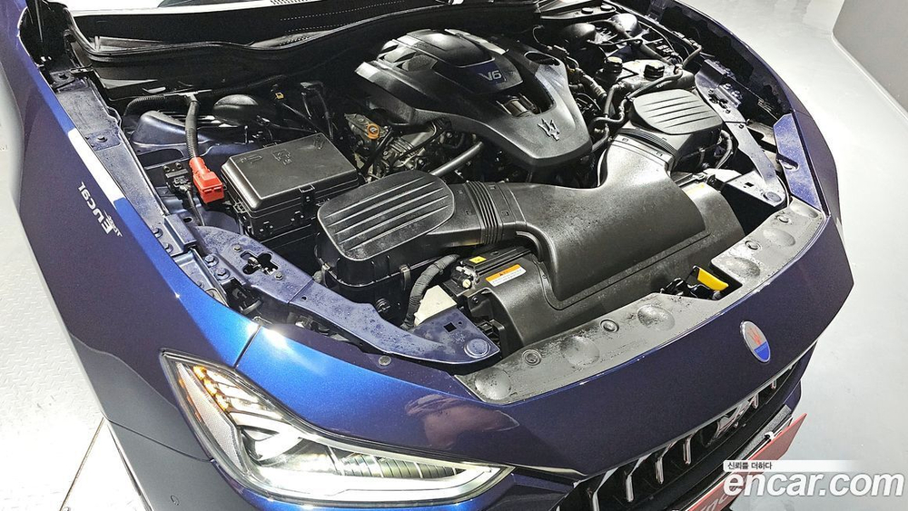 Maserati Ghibli 3.0S Q4 GranLusso (12.2019)