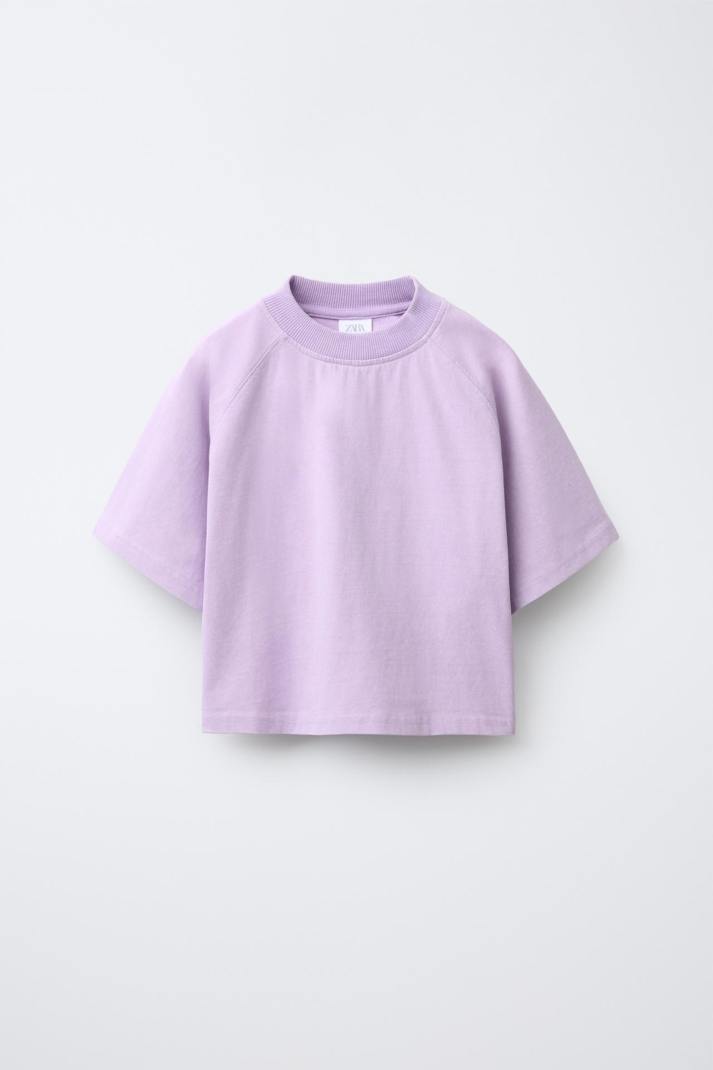 ZARA КОМПЛЕКТ ИЗ ФУТБОЛКИ И ШОРТОВ, ЦВЕТ МАЛЬВЫ