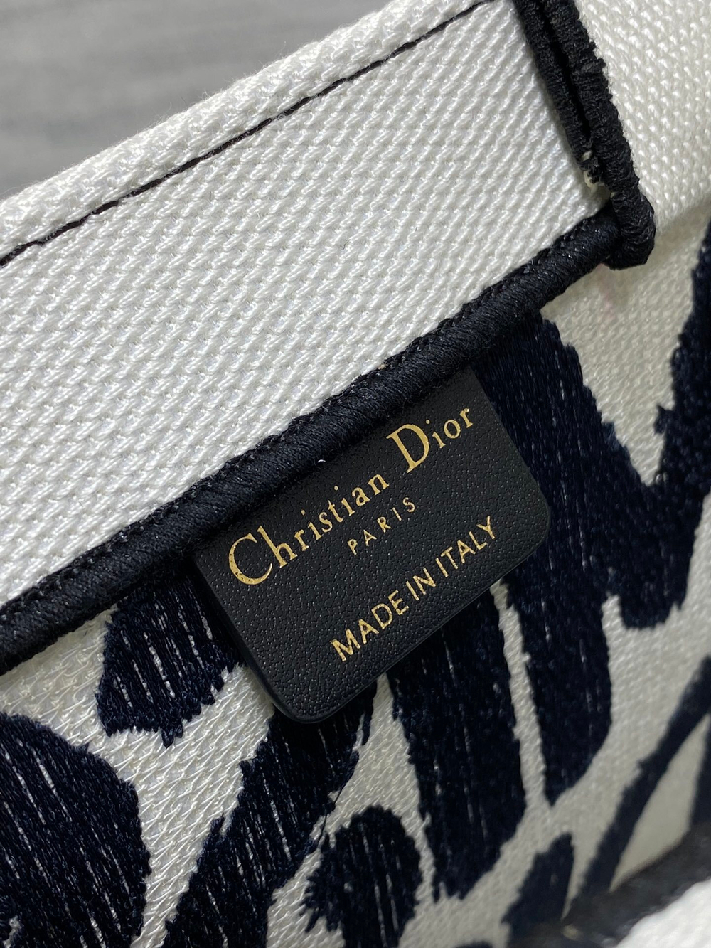 Christian Dior Book Tote 26 cm