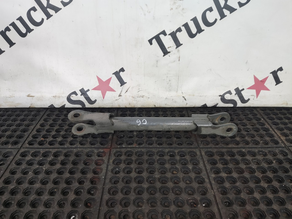 Стойка заднего стабилизатора правая 2023г