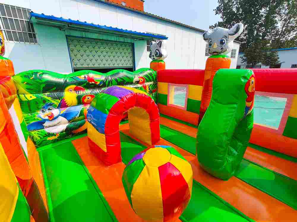 Коммерческий надувной батут «Попугайчики 2» без горки, размер 4*4*2,6 м