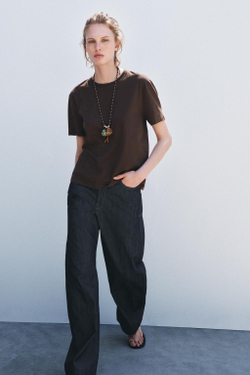 ZARA БАЗОВАЯ ФУТБОЛКА ИЗ ХЛОПКА, КОРИЧНЕВЫЙ