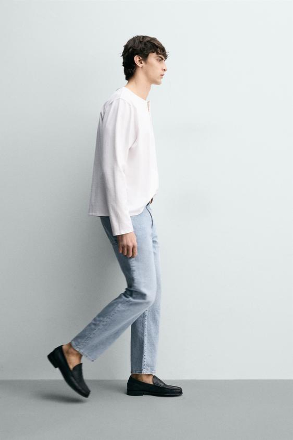 ZARA ДЖИНСЫ REGULAR FIT ОБЛЕГЧЕННЫЕ, ВЫЦВЕТШИЙ СИНИЙ