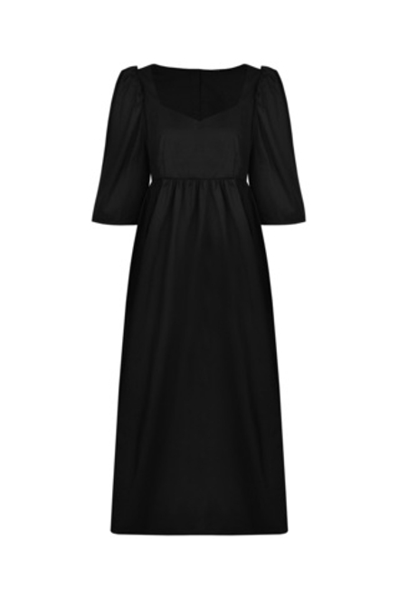 Черное платье с вырезом на спине