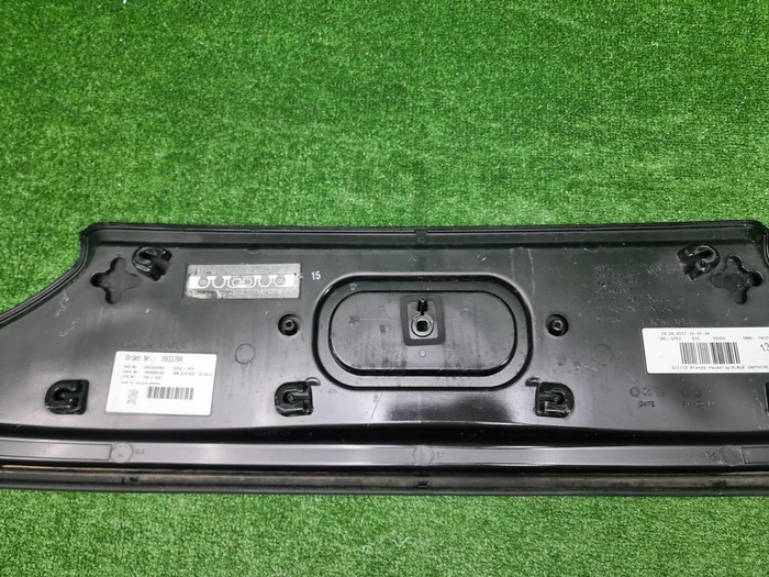 Накладка крышки багажника BMW 7er G11 (2015-2022)