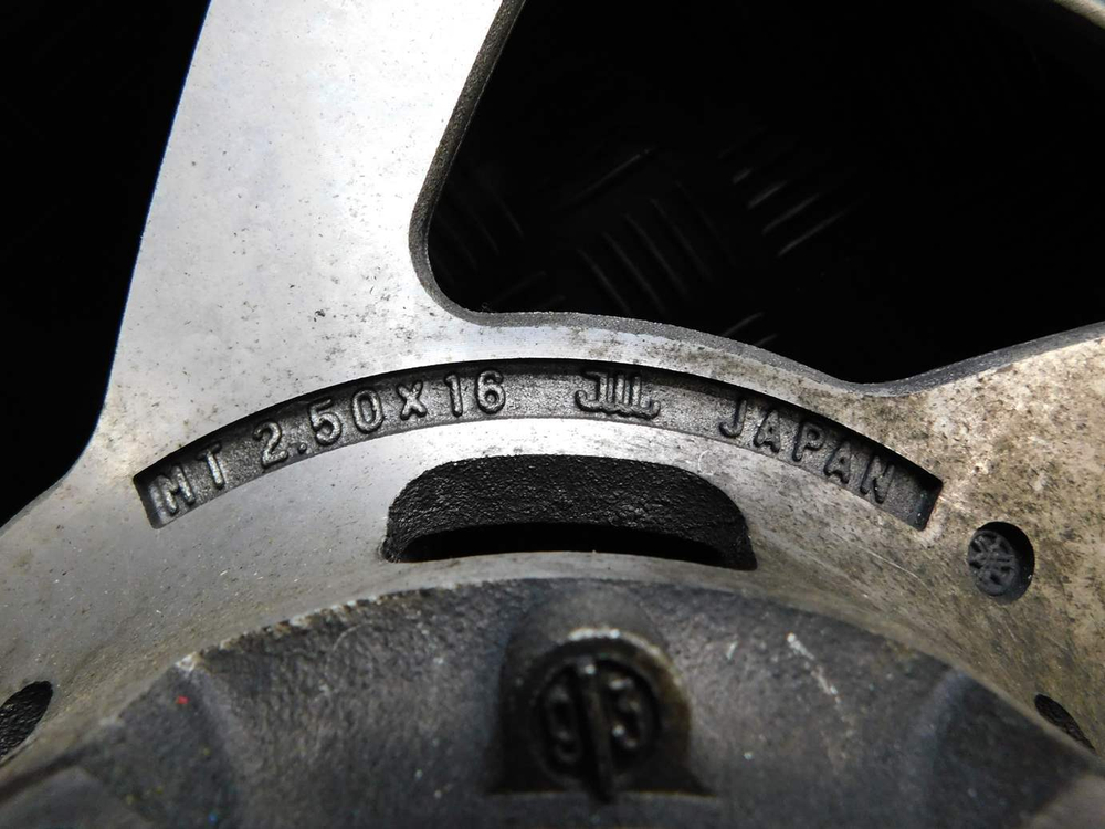 Колесо переднее Yamaha FZX750 3XF.