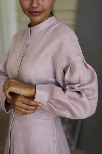 Платье со стойкой Людмила изо льна розового цвета