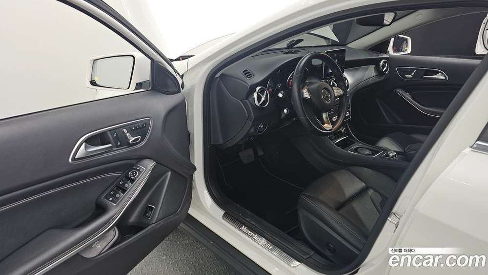 Mercedes-Benz GLA-Class X156 GLA220 Premium (08.2019)