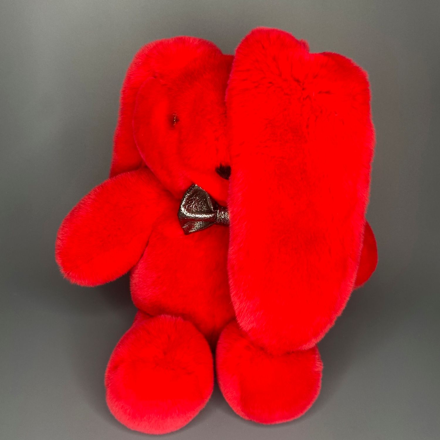 Игрушка кролик - из меха кролика | Красный