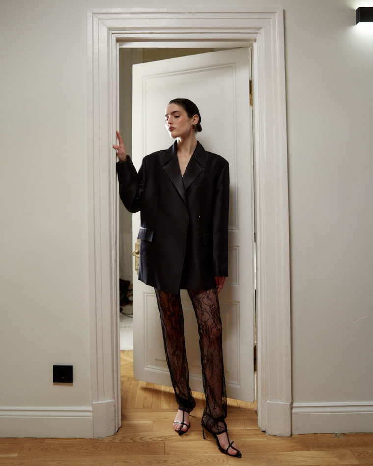 Брюки из тонкого кружева черный