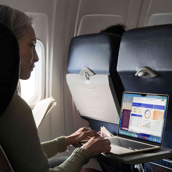 Apple MacBook Air 13" (M5, 10C CPU/8C GPU, 2026), 16 ГБ, 1 ТБ SSD, «сияющая звезда»