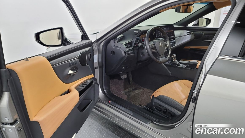 Lexus ES300h 7 Generation Executive (09.2021)