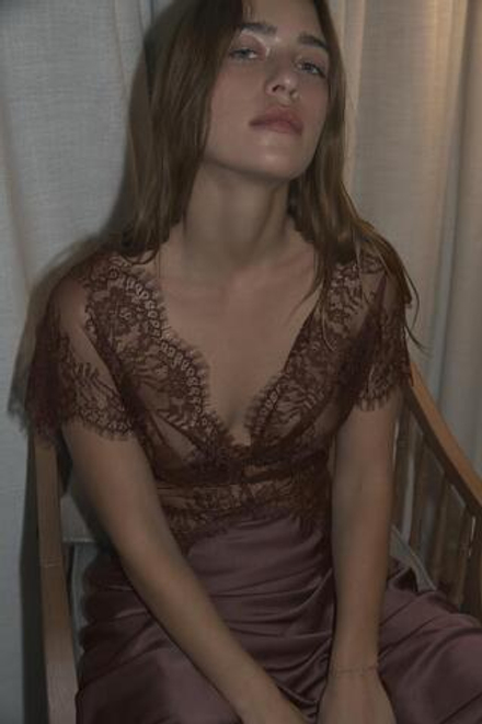 ZARA АТЛАСНОЕ ПЛАТЬЕ С КОНТРАСТНЫМ КРУЖЕВОМ, КОРИЧНЕВЫЙ