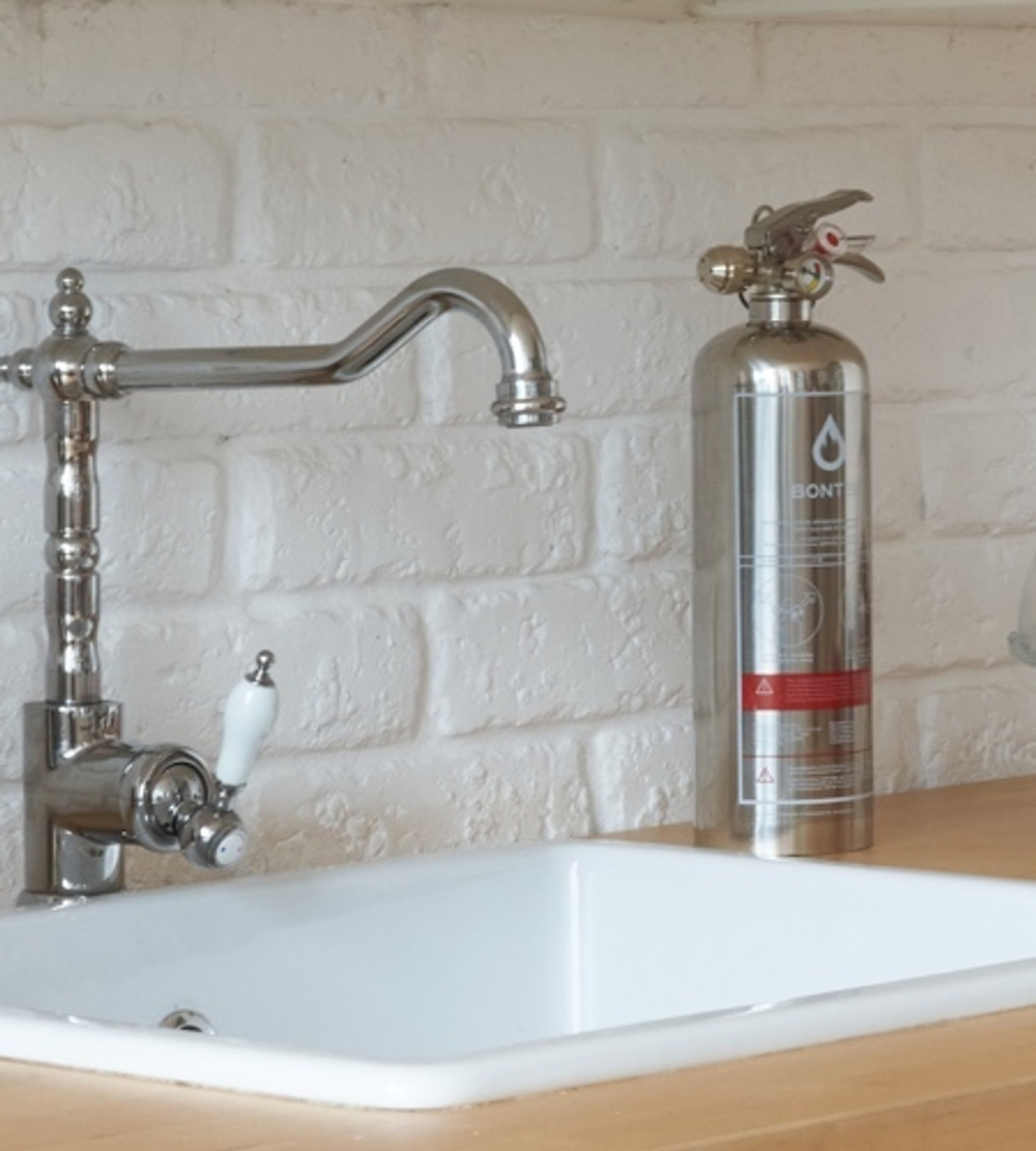 Огнетушитель-спрей с кронштейном (нержавеющая сталь) 1л