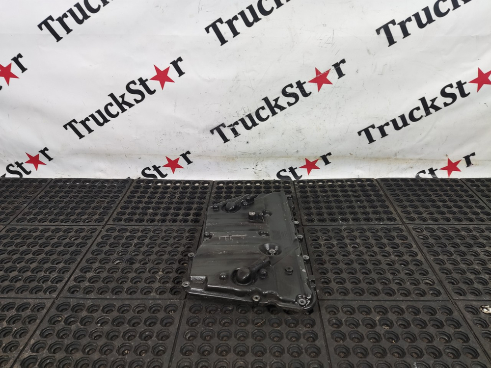 Крышка масляного радиатора в сборе 2017г